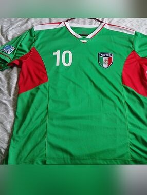 Mexico #10  National Green and Red Soccer Jersey Size Large Football Clun